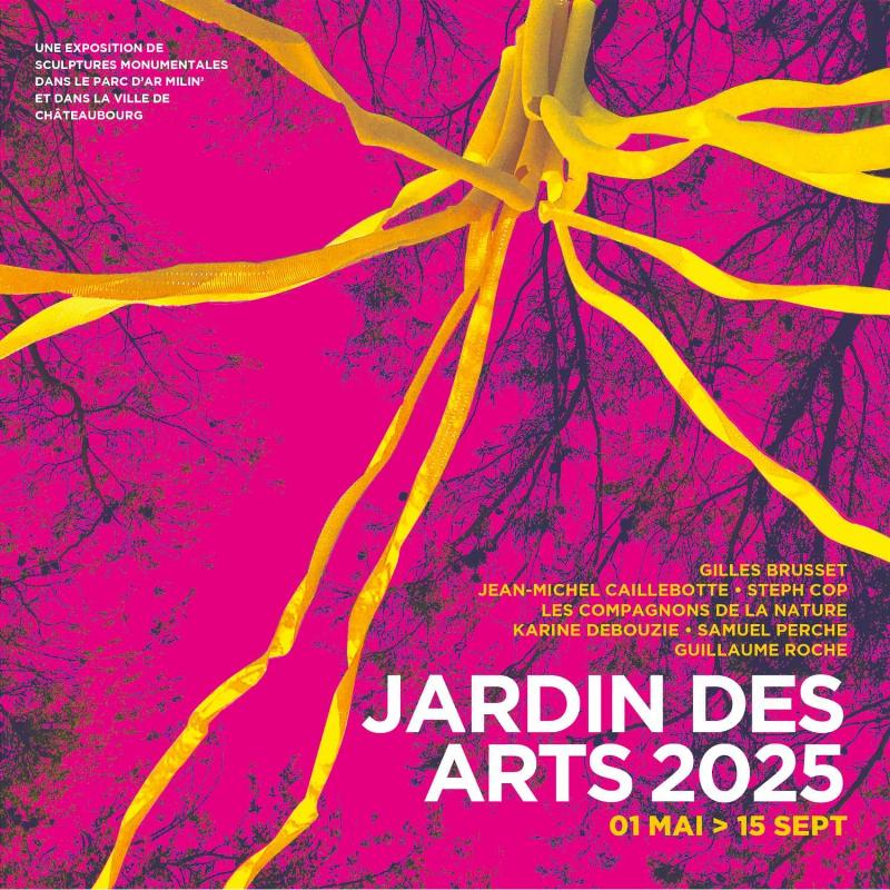 Sculpture granit monumentale exposée en extérieur dans un parc public